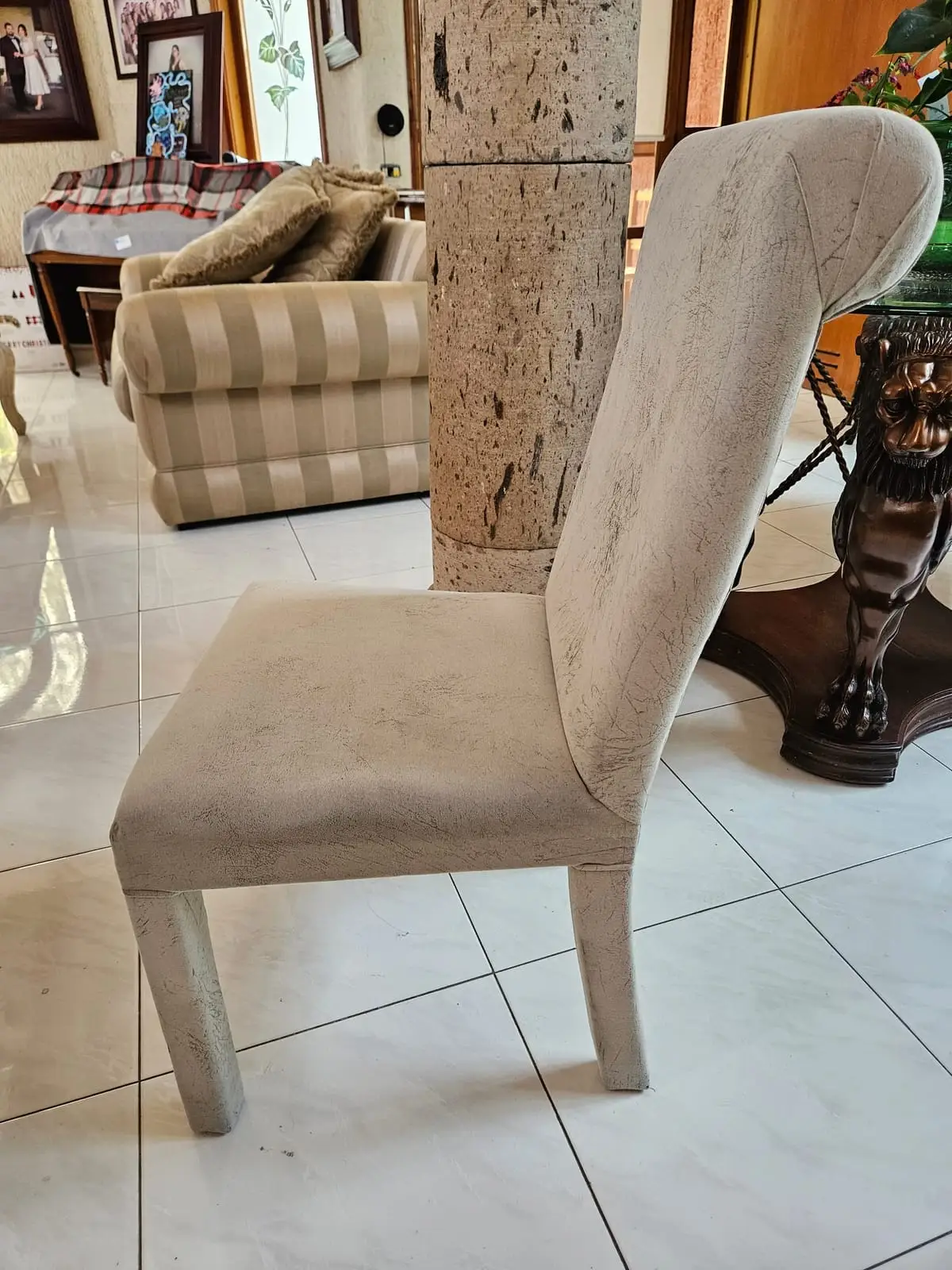 Comedor de mármol con sillas tapizadas — foto 8
