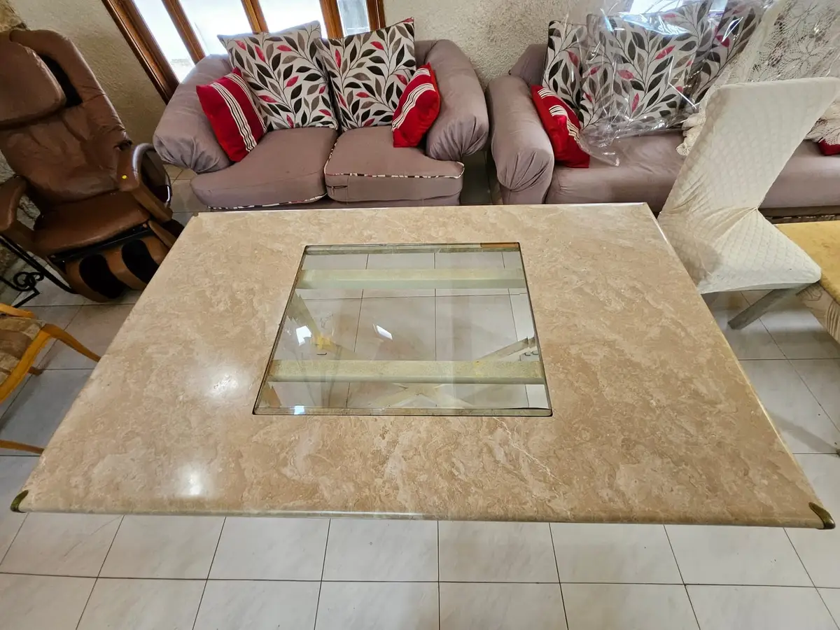 Comedor de mármol con sillas tapizadas — foto 3