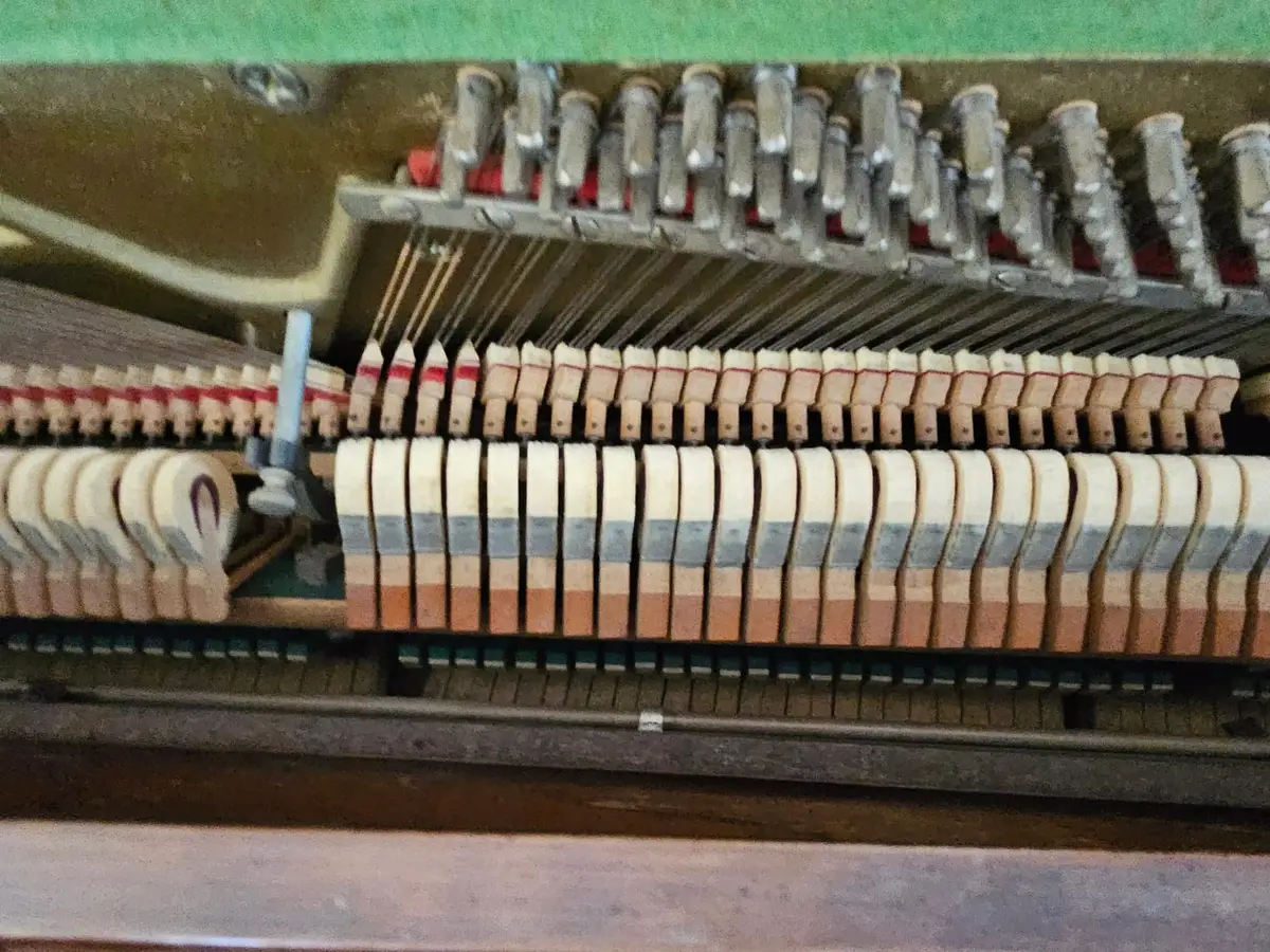 Piano vertical Jonas Chickering con banca — foto 19