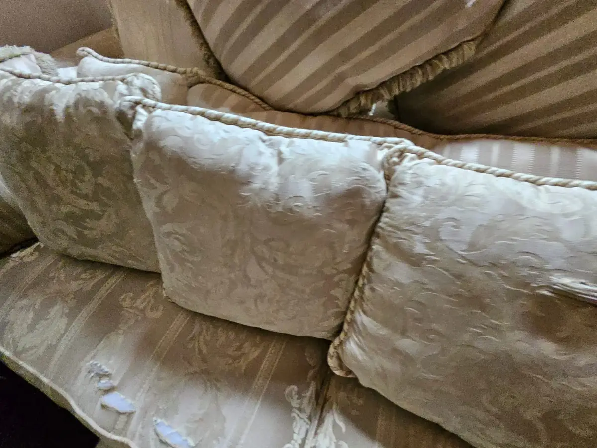 Juego de sala: sofá y sillón con cojines — foto 7